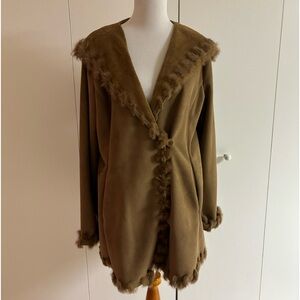 FAUUX SUEDE WITH HOOD AND DYED RABBIT TRIM